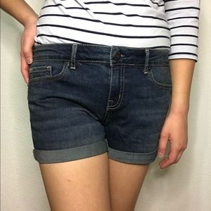 🌱 Low-rise Denim Shorts